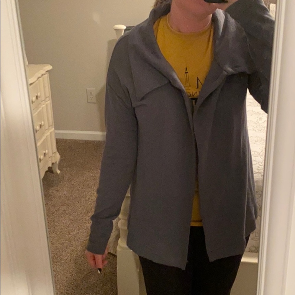 Lightweight Gray Jacket - image 5